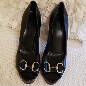 Gucci leather black heels sz 9.5